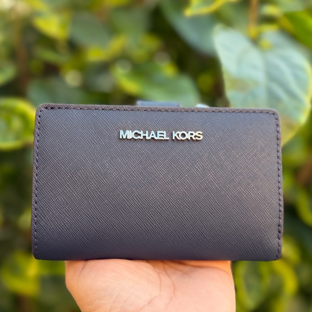 Michael Kors Jet Set Travel Bifold Wallet Dark Navy